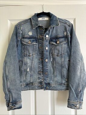 Distressed Light Blue Denim Jacket - ZARA